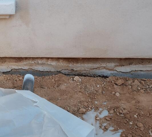 Symptoms of Corrosion Problems in a Concrete Stem Wall: Horizontal Cracks in Gilbert, AZ