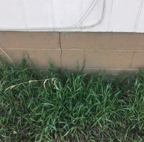 Signs of Foundation Problems: Exterior Cracks in Eagar, AZ