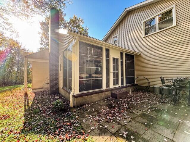 Sunroom back of house Exterior