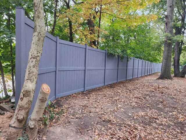 8' Privacy Arctic Blen Vinyl Fence