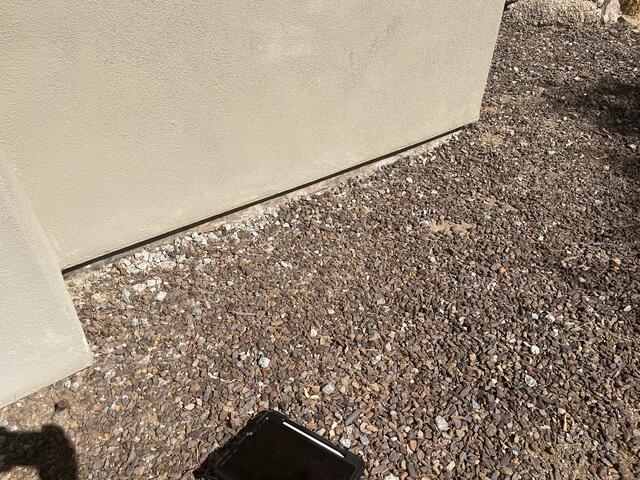 Signs of Stem Wall Failure: Flaking Paint in Carefree, AZ