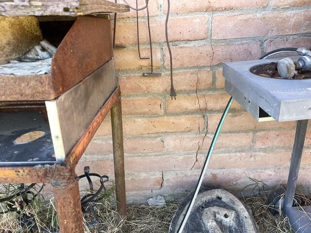 Signs of Foundation Problems. Exterior Cracks in Wickenburg, AZ