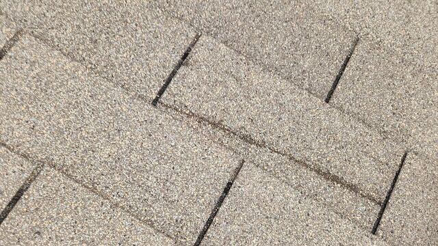 Splits in shingles