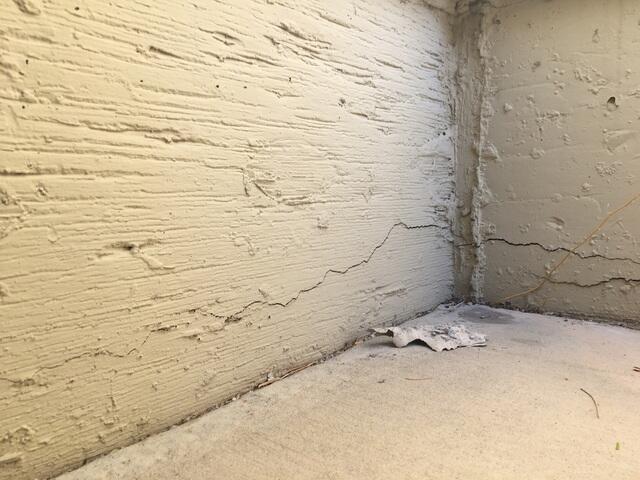 Signs of Stem Wall Failing: Horizontal Cracks in Carefree, AZ