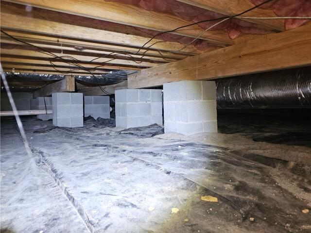 The Crawlspace before our crew worked on it.