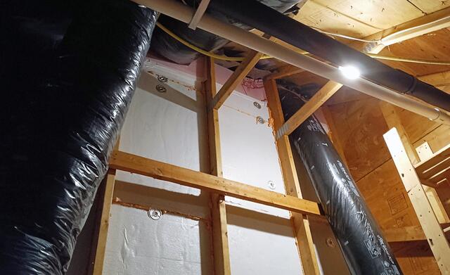 Insulating Adjoining Wall with Foamax