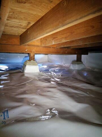 Dry sealed crawlspace in Newark, California