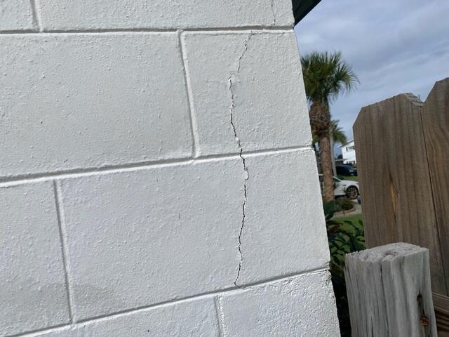 Exterior Wall Cracking