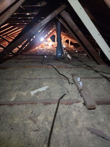 Exposed Beams and Truss