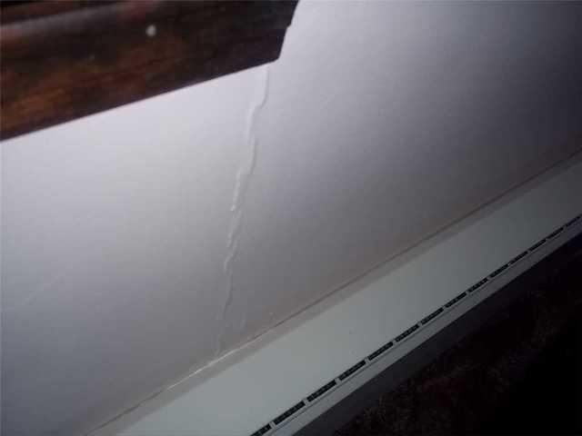 Window Crack