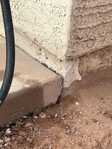Causes of Concrete Cracks: Water & Expansive Soil in Arizona City, AZ