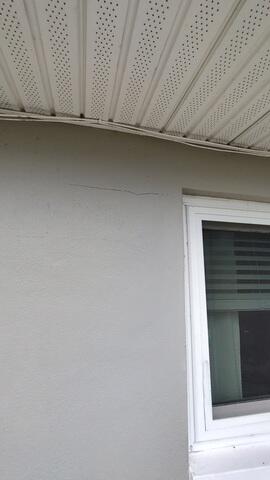 Horizontal Wall Cracks