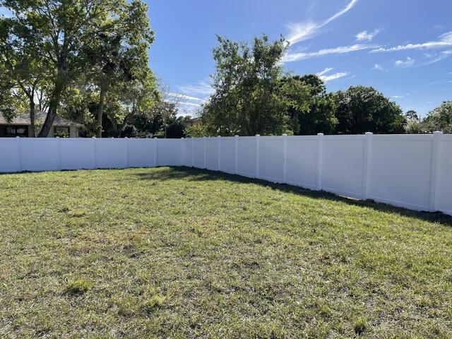 Vinyl Privacy Fence Installation Melbourne FL