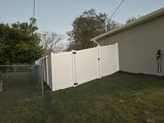 Vinyl Privacy Fence Cocoa, FL