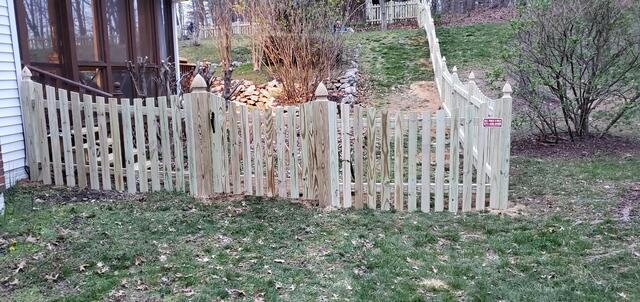 Wood Picket Fence installation Dunn Loring Virginia