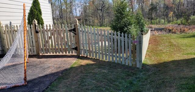 Wood Picket Fence installation Falls Church Virginia