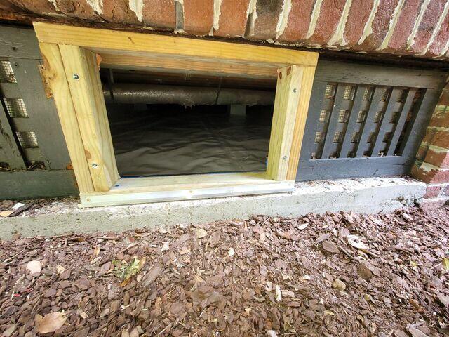 Sealing Off Crawl Space Doors & Vents