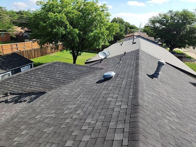 Area's of the roof with plastic Cement