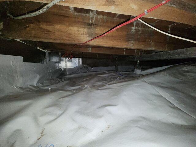 Encapsulated crawl space