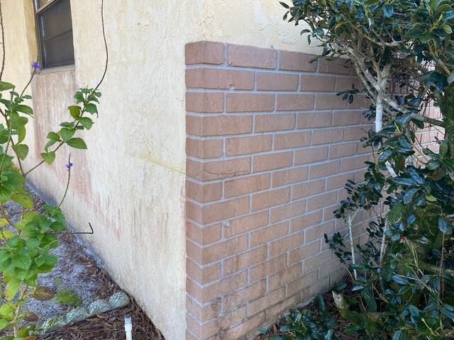 Vertical Wall Cracks