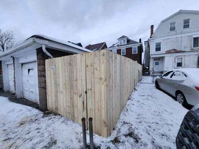 6' Privacy Natural Pressure Treated Pine / (1) 4' gate
