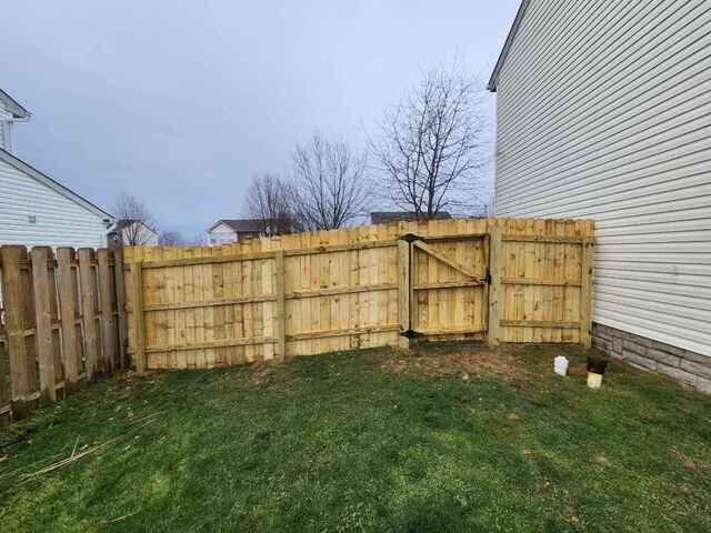 6' Privacy Natural Pressure Treated Wood / (2) 4' gates