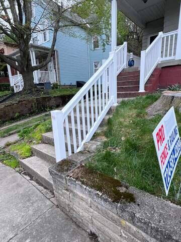 White 36" Superior T Vinyl Railing / Vinyl Wrap 6x6 Pressure Treated Supports