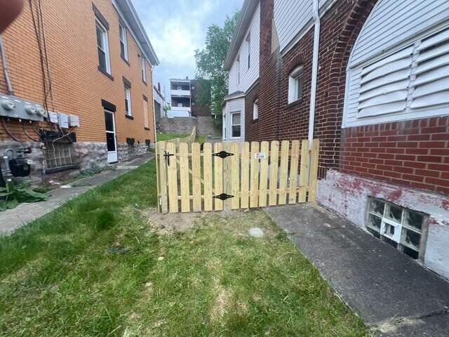 4' Picket Natural Pressure Treated Wood / 2 gates