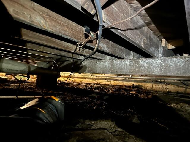 Crawl Space Before Repairs