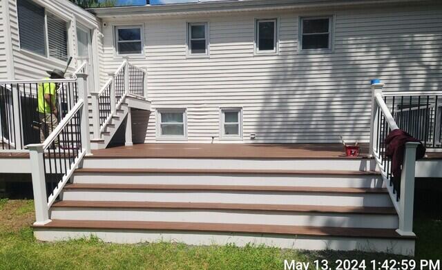 Deck--steps to yard