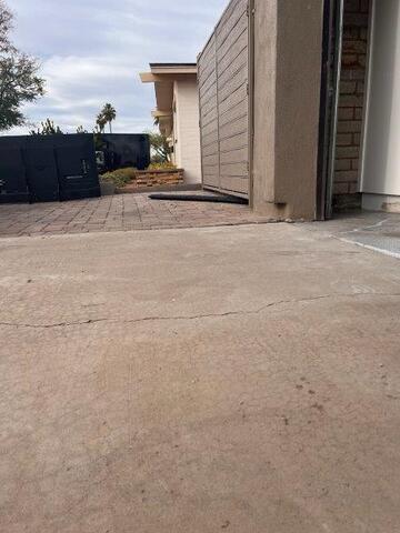 Signs of Settlement Problems: Slab Cracks in Tempe, Arizona