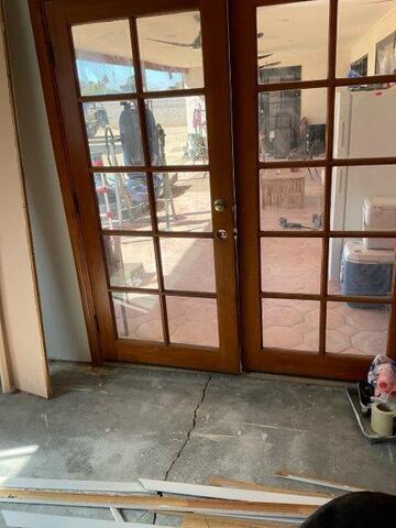 Signs of Settlement Problems: Door Misfunction in Peoria, Arizona