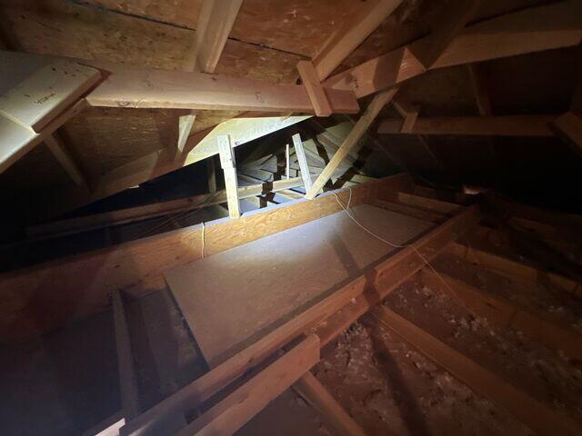 No insulation in this area.