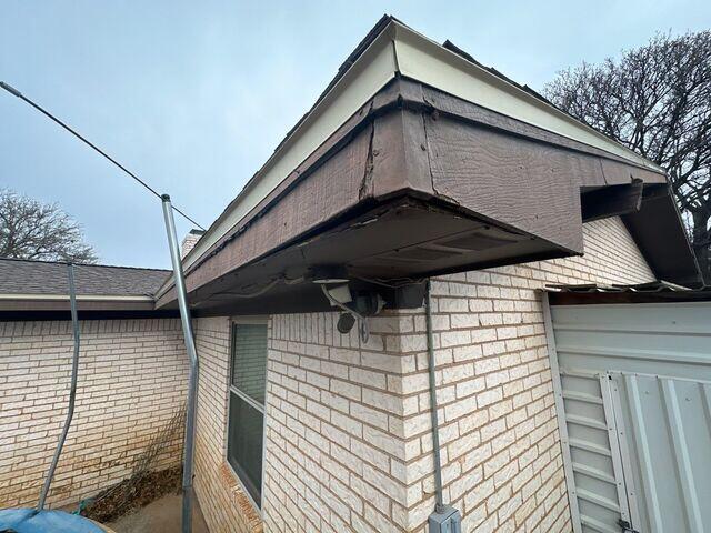 Damages to the corners