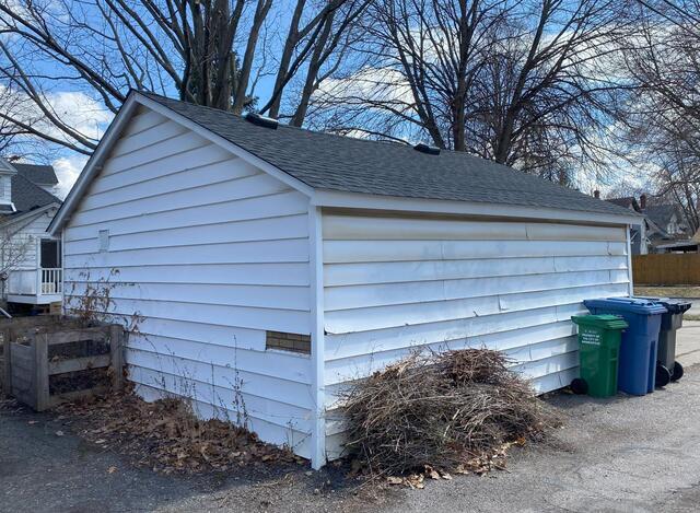 Siding Replacement on Detached Garage in Minneapolis, MN