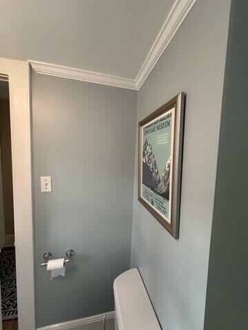 Bathroom wall corner