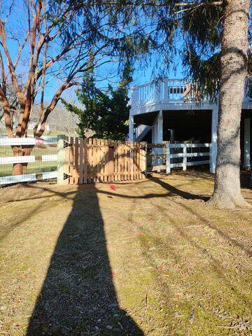 Vinyl Paddock Fence with Wood Gate Linden, VA