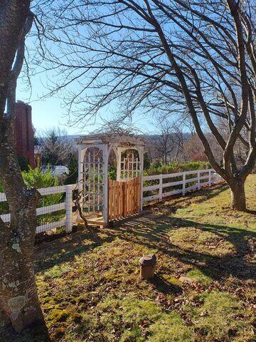 Vinyl Paddock Fence Linden,VA