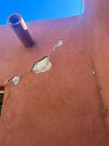 Signs of Settlement Problems: Exterior Wall cracks in Chandler, Arizona