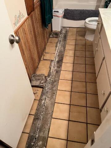 Signs of Settlement Problem: Floor Cracks in Phoenix, Arizona