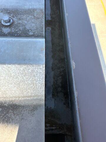 No flow of water in the gutters.