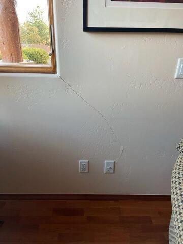 Signs of Foundation Problems: Wall Cracks in Sedona, Arizona