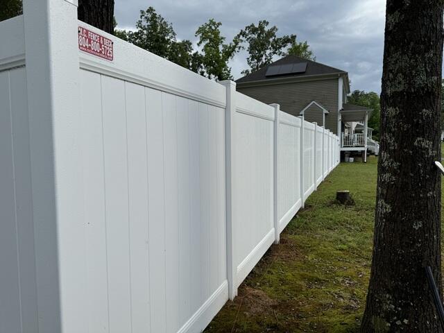 Vinyl Privacy Fence Project Saluda, VA