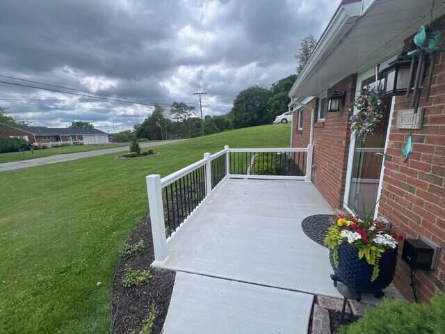 White with Black Aluminum Balusters 36" Superior T - Aluminum Railing