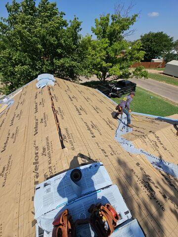 The crew members adding the VeloraOne and Sealoron XT