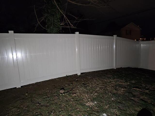 Vinyl Privacy Fence Install Fayetteville, PA