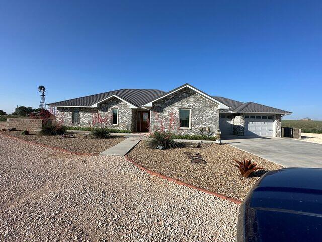 Home in need of gutters.