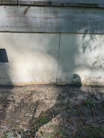 Settlement Crack