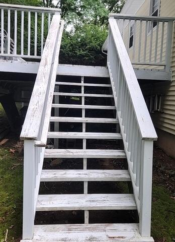 Deck Stairwell