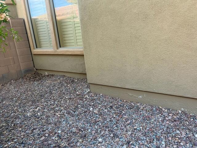 Signs of Stem Wall Failure: Horizontal Cracks in Anthem, Arizona